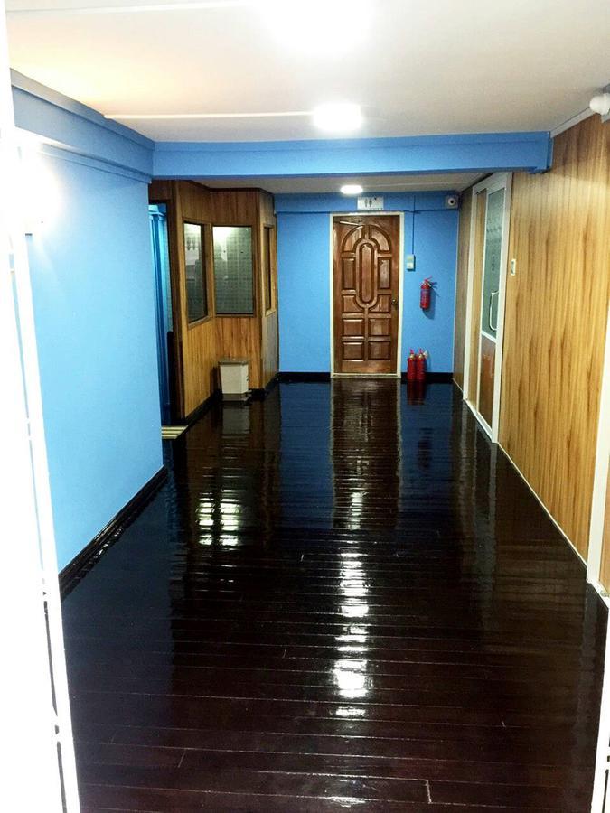 Htinn Yue Tann Hostel Янгон Экстерьер фото