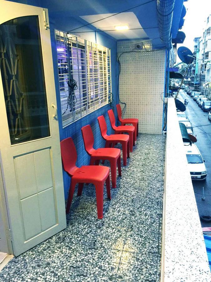 Htinn Yue Tann Hostel Янгон Экстерьер фото