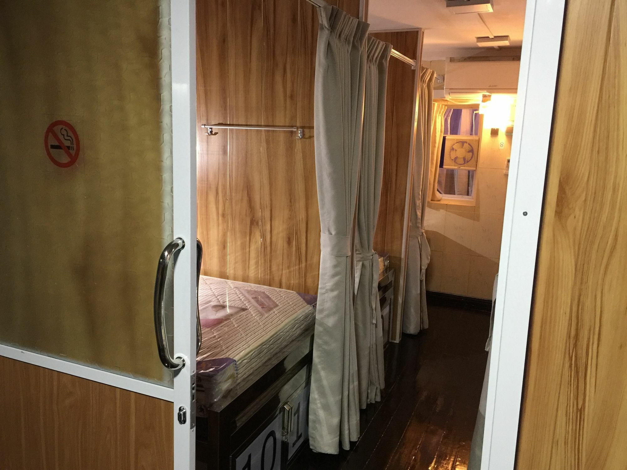 Htinn Yue Tann Hostel Янгон Экстерьер фото